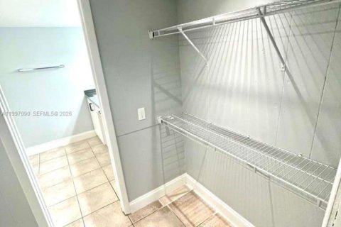 Copropriété à louer à Homestead, Floride: 2 chambres, 79.52 m2 № 2063517 - photo 2