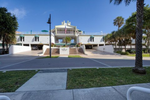 Condo in Pompano Beach, Florida, 1 bedroom  № 2191806 - photo 20