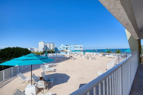 Condo in Pompano Beach, Florida, 1 bedroom  № 2191806 - photo 28