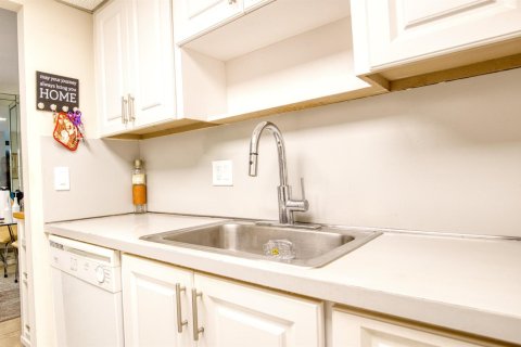 Condo in Pompano Beach, Florida, 1 bedroom  № 2191806 - photo 12