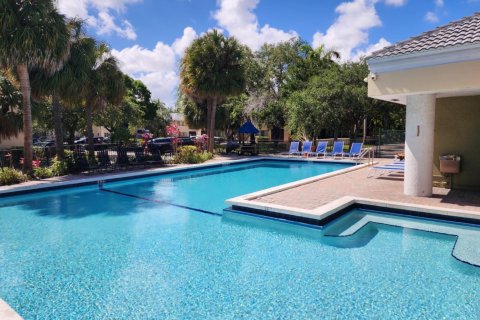 Condo in Fort Lauderdale, Florida, 1 bedroom  № 1188667 - photo 1