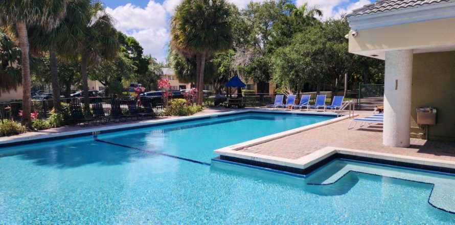 Condo in Fort Lauderdale, Florida, 1 bedroom № 1188667