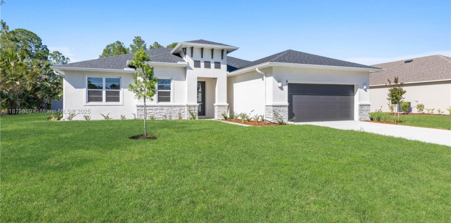 House in Palm Bay, Florida 3 bedrooms, 184.23 sq.m. № 1927829