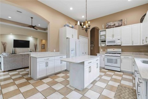 Villa ou maison à vendre à Bradenton, Floride: 3 chambres, 193.52 m2 № 2431070 - photo 8