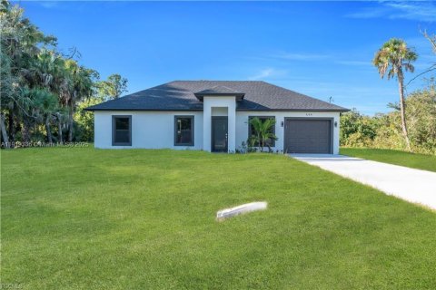 Casa en venta en Lehigh Acres, Florida, 3 dormitorios № 2018295 - foto 2