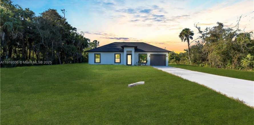 Casa en Lehigh Acres, Florida 3 dormitorios № 2018295