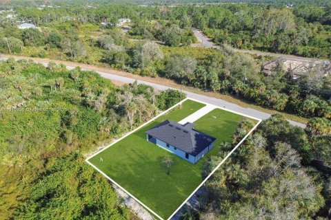 Casa en venta en Lehigh Acres, Florida, 3 dormitorios № 2018295 - foto 28