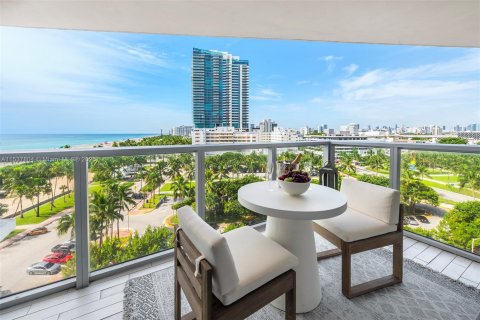 Condo in Miami Beach, Florida, 1 bedroom  № 2022961 - photo 30