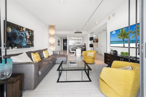 Condo in Miami Beach, Florida, 1 bedroom  № 2022961 - photo 8