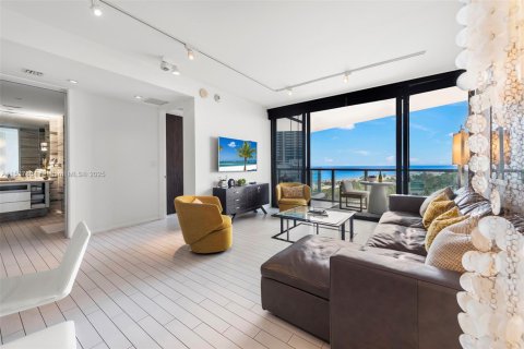 Condo in Miami Beach, Florida, 1 bedroom  № 2022961 - photo 2