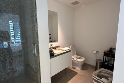 Condo in Miami, Florida, 2 bedrooms  № 1863471 - photo 6