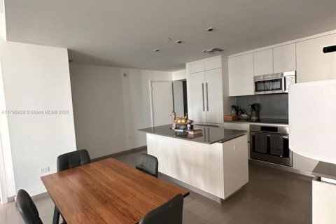 Condo in Miami, Florida, 2 bedrooms  № 1863471 - photo 11