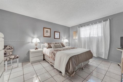 Condo in Lauderdale Lakes, Florida, 2 bedrooms  № 1861574 - photo 14