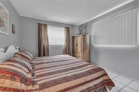 Condo in Lauderdale Lakes, Florida, 2 bedrooms  № 1861574 - photo 20