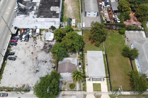Propiedad comercial en venta en Miami, Florida, 149.76 m2 № 2061560 - foto 7