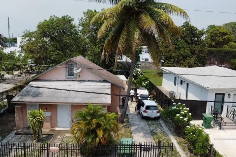 Propiedad comercial en venta en Miami, Florida, 149.76 m2 № 2061560 - foto 3