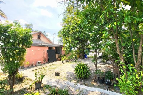 Propiedad comercial en venta en Miami, Florida, 149.76 m2 № 2061560 - foto 5