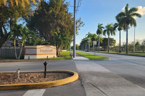 Villa ou maison à vendre à Miami, Floride: 4 chambres, 131.36 m2 № 2007484 - photo 14