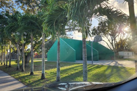 Villa ou maison à vendre à Miami, Floride: 4 chambres, 131.36 m2 № 2007484 - photo 7