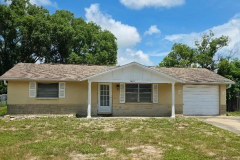 House in Port Richey, Florida 2 bedrooms, 86.96 sq.m. № 2305042