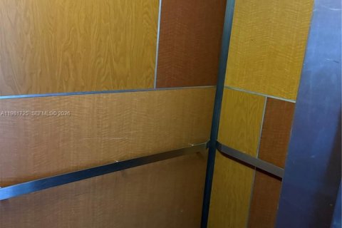 Condo in Miami Beach, Florida, 1 bedroom  № 2043104 - photo 5