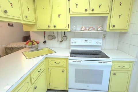 Condo in Miami Beach, Florida, 1 bedroom  № 2043104 - photo 6