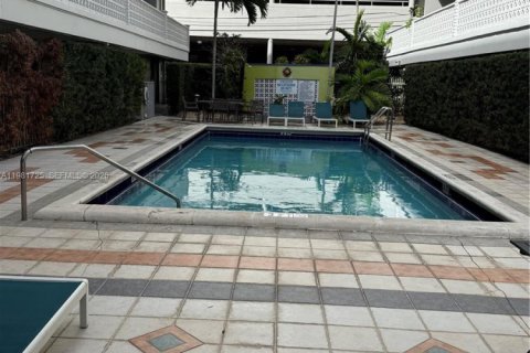 Condo in Miami Beach, Florida, 1 bedroom  № 2043104 - photo 14
