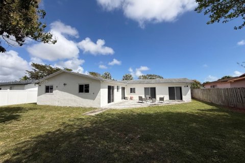 Купить виллу или дом в Майами, Флорида 4 спальни, 158.96м2, № 2051541 - фото 12