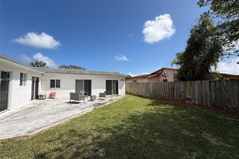 Купить виллу или дом в Майами, Флорида 4 спальни, 158.96м2, № 2051541 - фото 14