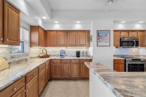 Condo in Punta Gorda, Florida, 3 bedrooms № 2166293 - photo 14