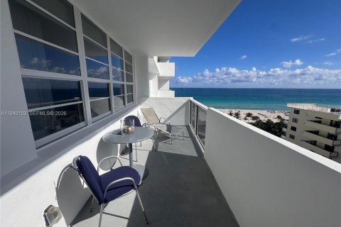 Condominio en alquiler en Miami Beach, Florida, 51.1 m2 № 1997366 - foto 2