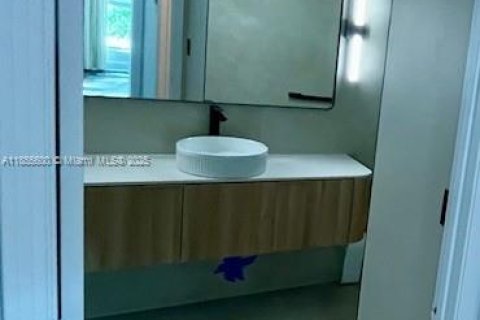 Condominio en venta en Miami, Florida, 1 dormitorio, 78.5 m2 № 1888893 - foto 4