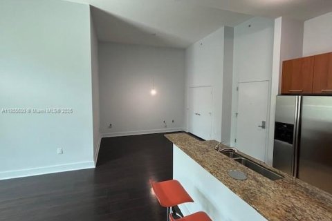 Condominio en venta en Miami, Florida, 1 dormitorio, 78.5 m2 № 1888893 - foto 3