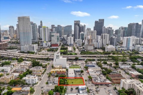 Commercial property in Miami, Florida № 1959693 - photo 5