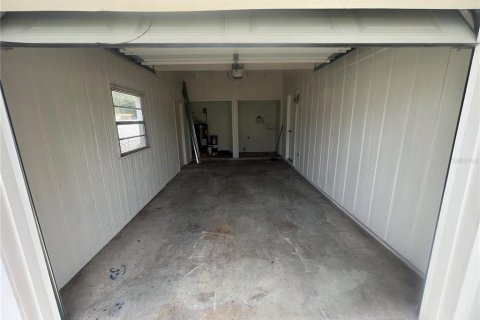 House in Spring Hill, Florida 4 bedrooms, 134.52 sq.m. № 2388135 - photo 17