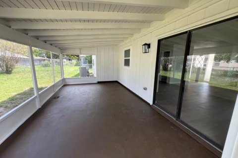 House in Spring Hill, Florida 4 bedrooms, 134.52 sq.m. № 2388135 - photo 20