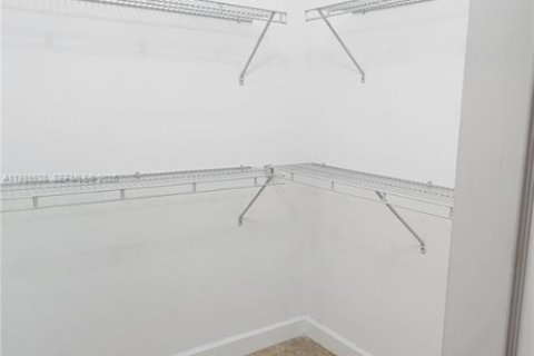 Снять в аренду таунхаус в Катлер-Бей, Флорида 3 спальни, 131.55м2, № 2051996 - фото 7