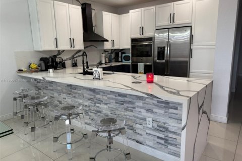 Villa ou maison à vendre à Doral, Floride: 3 chambres, 228.73 m2 № 2035686 - photo 4