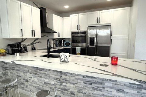 Villa ou maison à vendre à Doral, Floride: 3 chambres, 228.73 m2 № 2035686 - photo 3