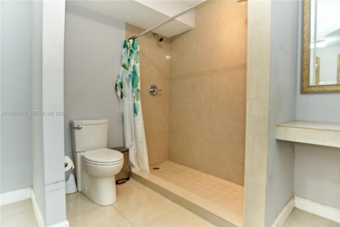 Commercial property in Fort Lauderdale, Florida 260.68 sq.m. № 2024839 - photo 21