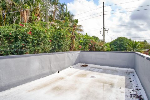 Commercial property in Fort Lauderdale, Florida 260.68 sq.m. № 2024839 - photo 10