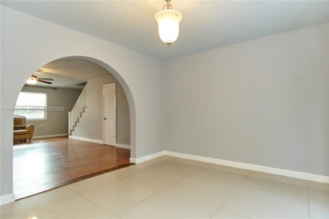 Commercial property in Fort Lauderdale, Florida 260.68 sq.m. № 2024839 - photo 7