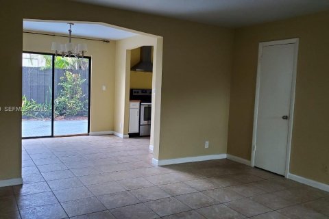 Commercial property in Fort Lauderdale, Florida 260.68 sq.m. № 2024839 - photo 29