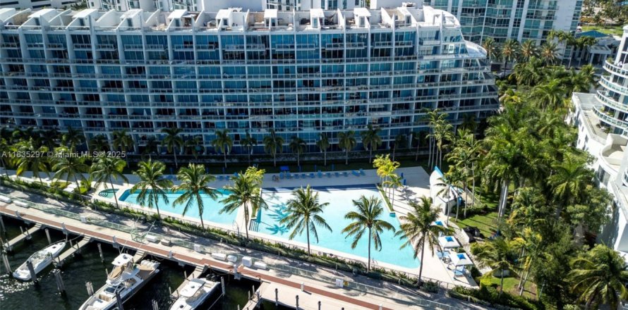 Condo in Aventura, Florida, 2 bedrooms № 1818253