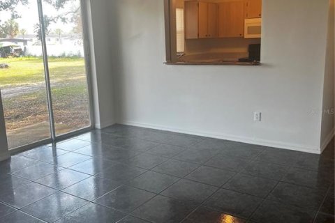 Villa ou maison à louer à Orlando, Floride: 3 chambres, 111.67 m2 № 2100325 - photo 5