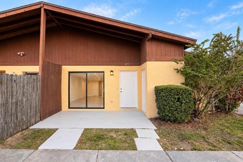 Touwnhouse à louer à Kissimmee, Floride: 2 chambres, 86.4 m2 № 2433563 - photo 2