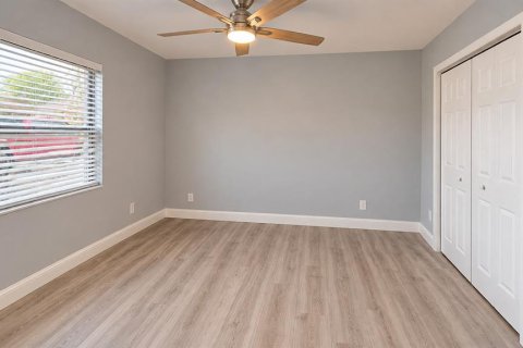 Touwnhouse à louer à Kissimmee, Floride: 2 chambres, 86.4 m2 № 2433563 - photo 12