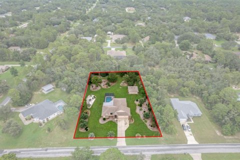 House in Beverly Hills, Florida 3 bedrooms, 180.51 sq.m. № 1915821 - photo 10