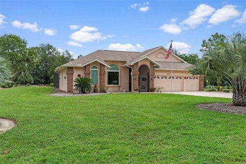 House in Beverly Hills, Florida 3 bedrooms, 180.51 sq.m. № 1915821 - photo 2