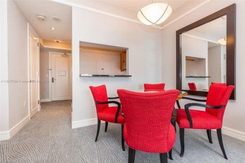 Condominio en alquiler en Miami, Florida, 1 dormitorio, 91.32 m2 № 1937595 - foto 7